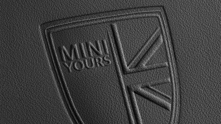 MINI Yours – escudo